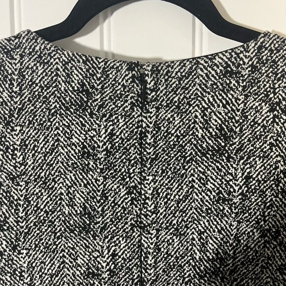 Express Plus Size XL Black White Knit Sheath Form Fitting Cap Sleeve Stretch - Picture 3 of 5